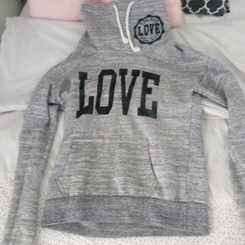 Graphic love turtle neck sweatshirt